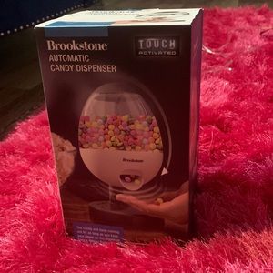 Brooks tone Automatic Candy Dispenser